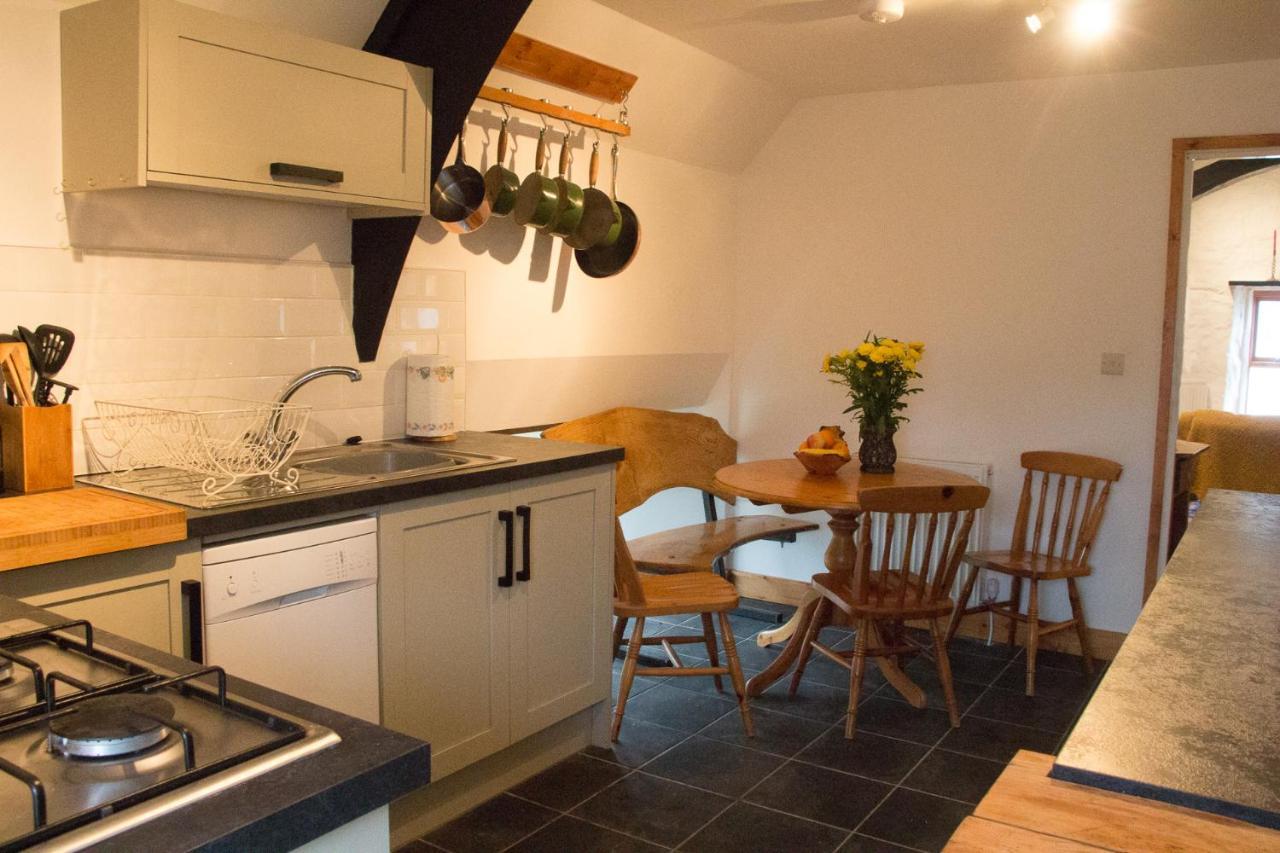 James John Hamilton House And Backpacker Hostel Фишгард Екстериор снимка