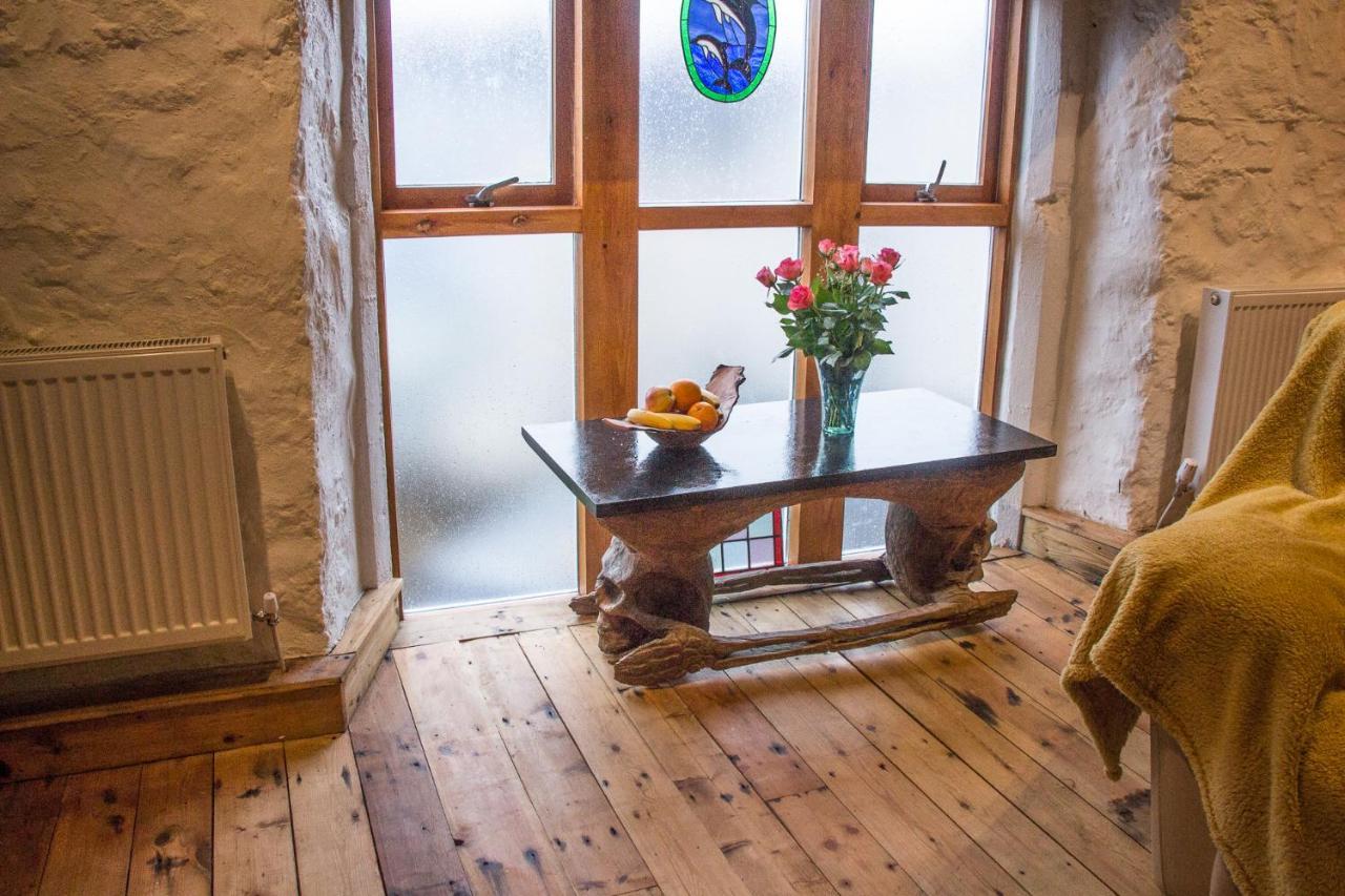 James John Hamilton House And Backpacker Hostel Фишгард Екстериор снимка