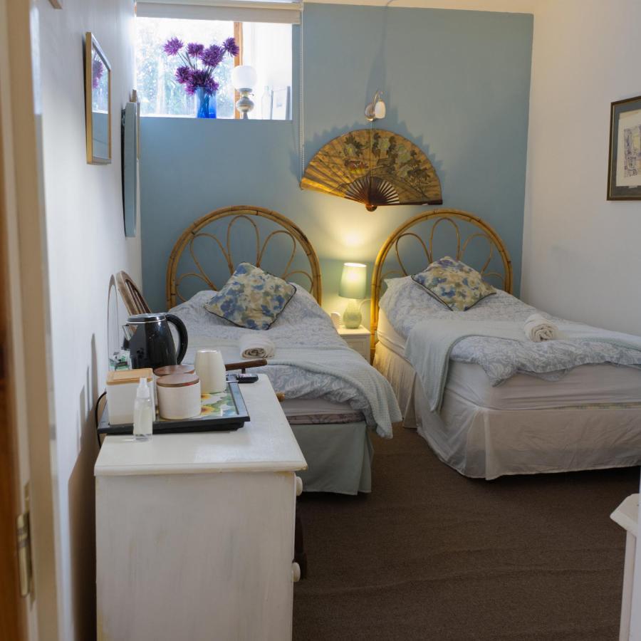James John Hamilton House And Backpacker Hostel Фишгард Екстериор снимка